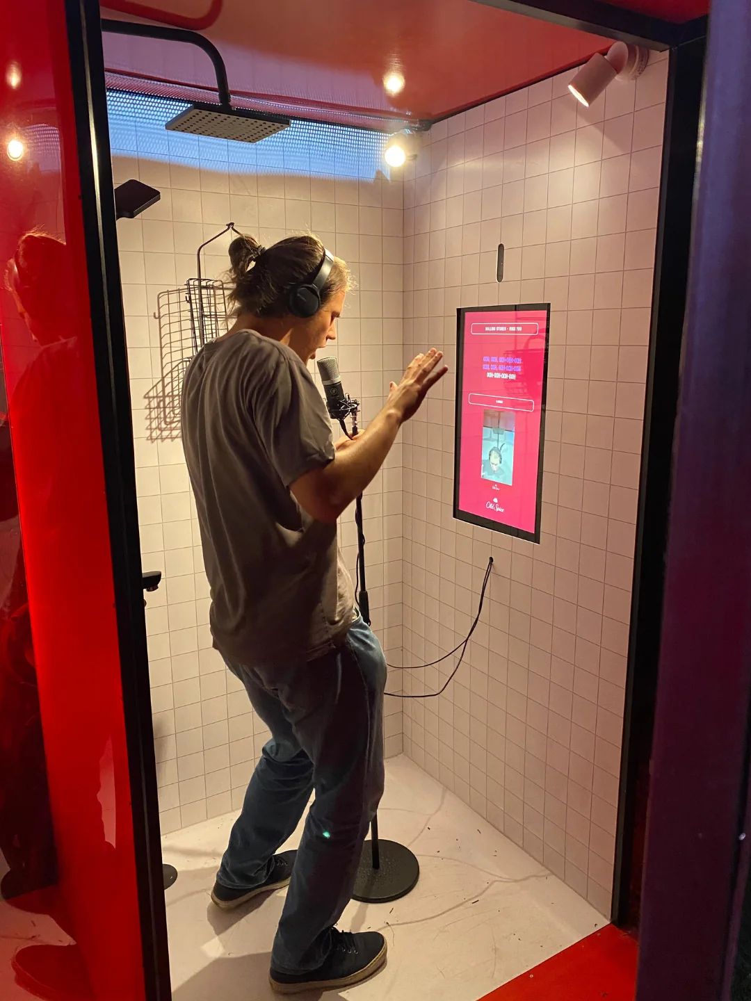Shower Karaoke Booth (Old Spice) 1
